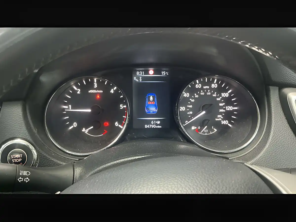 Used 2014 Nissan Qashqai Tekna Ink Blue - Interior and Exterior details 15