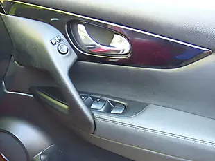 Used 2014 Nissan Qashqai Tekna Red - Interior and Exterior details 13