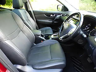 Used 2014 Nissan Qashqai Tekna Red - Interior and Exterior details 19
