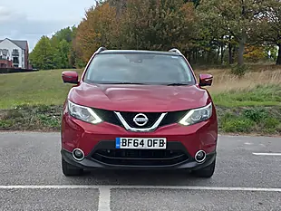 Used 2014 Nissan Qashqai Tekna Red - Interior and Exterior details 2