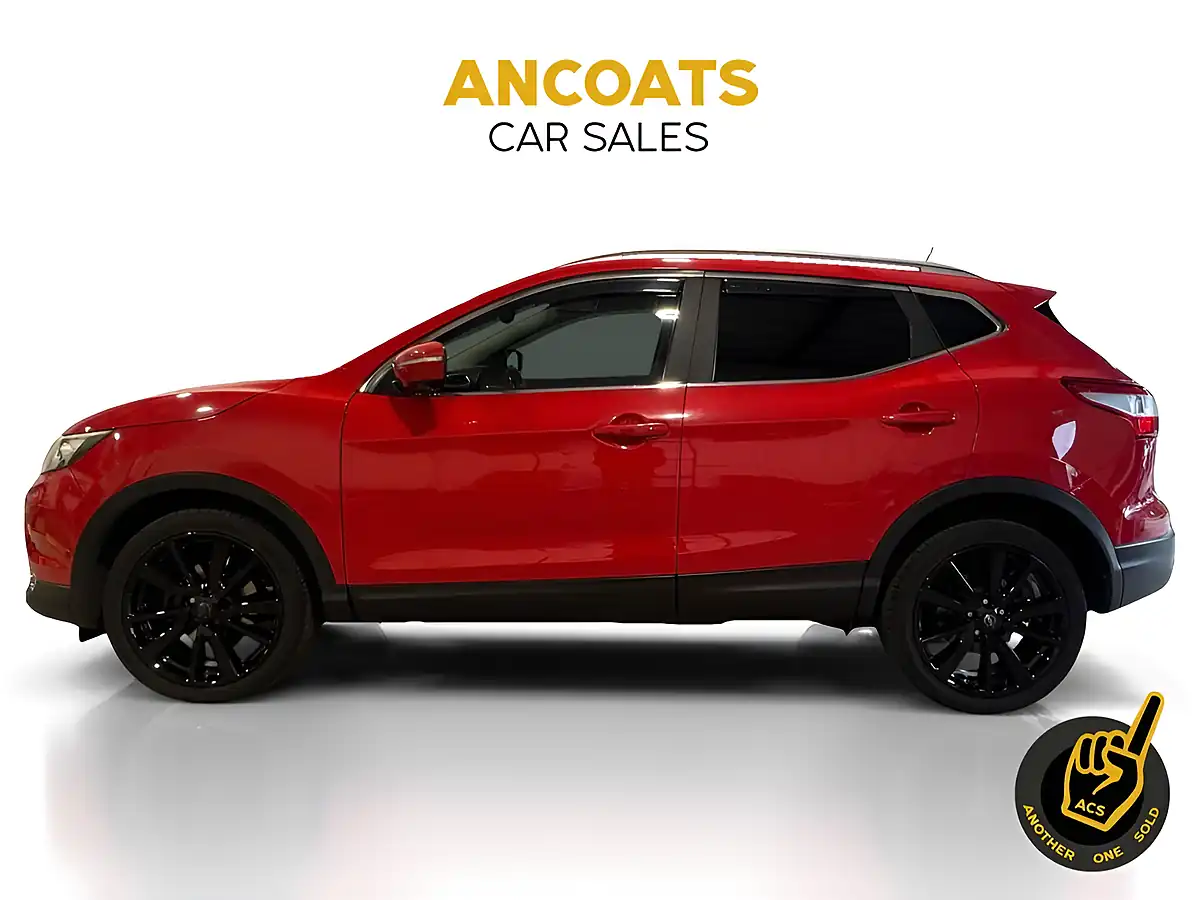 Used 2014 Nissan Qashqai Tekna Red - Interior and Exterior details 2