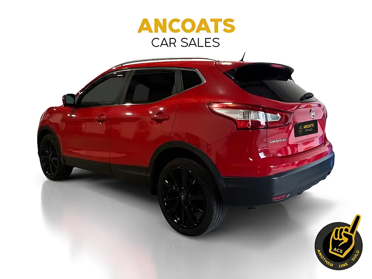 Used 2014 Nissan Qashqai Tekna Red - Interior and Exterior details 3