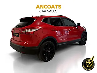 Used 2014 Nissan Qashqai Tekna Red - Interior and Exterior details 4