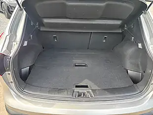 Used 2014 Nissan Qashqai Tekna Silver - Interior and Exterior details 18