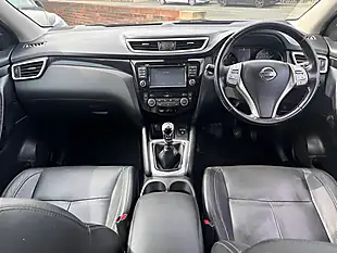 Used 2014 Nissan Qashqai Tekna Silver - Interior and Exterior details 19