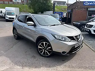 Used 2014 Nissan Qashqai Tekna Silver - Interior and Exterior details 3