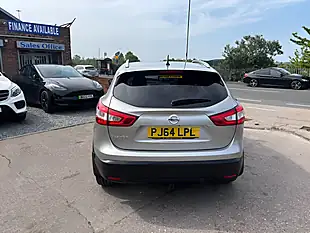 Used 2014 Nissan Qashqai Tekna Silver - Interior and Exterior details 9