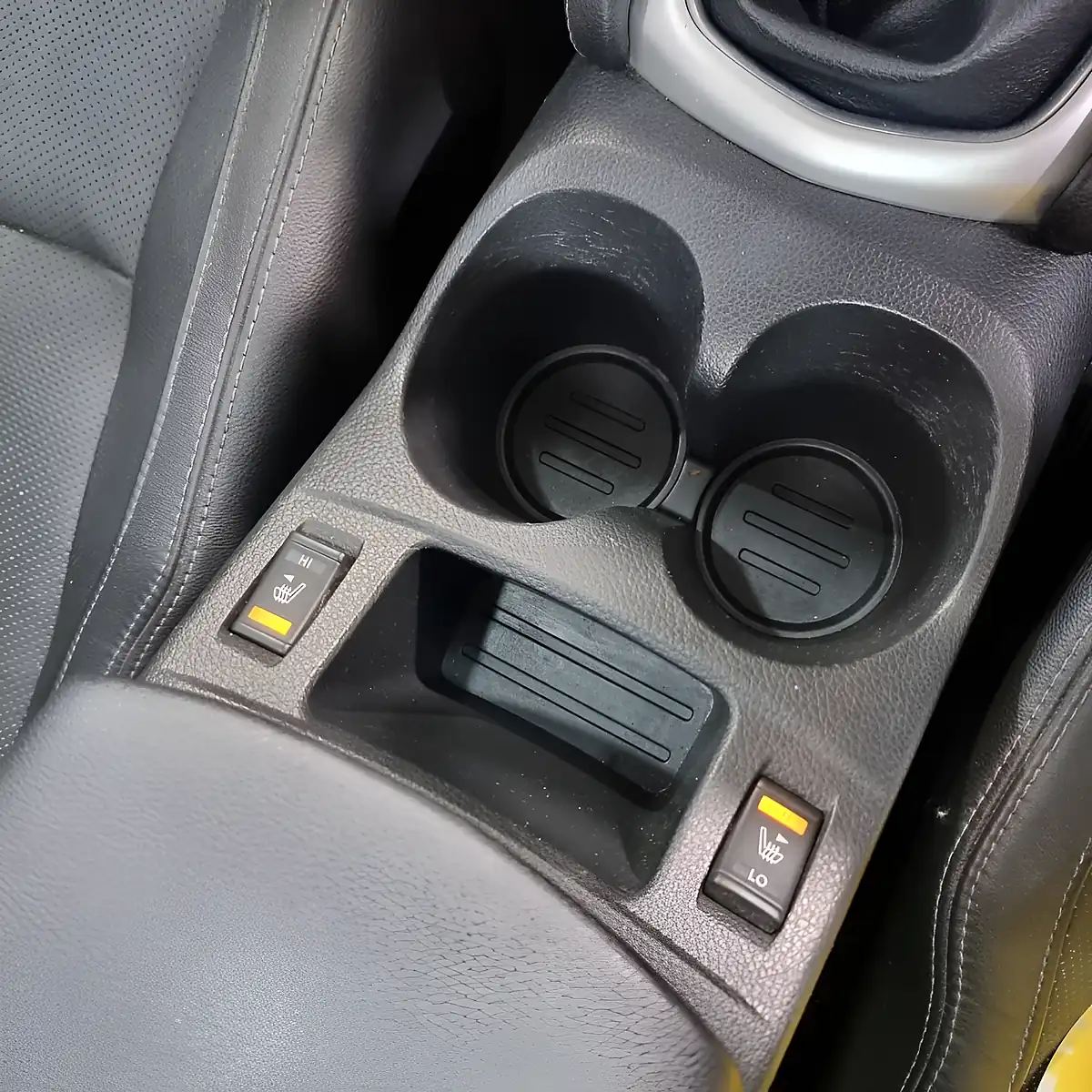 Used 2014 Nissan Qashqai Tekna Silver - Interior and Exterior details 10