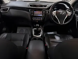 Used 2014 Nissan Qashqai Tekna Silver - Interior and Exterior details 18