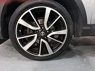 Used 2014 Nissan Qashqai Tekna Silver - Interior and Exterior details 20