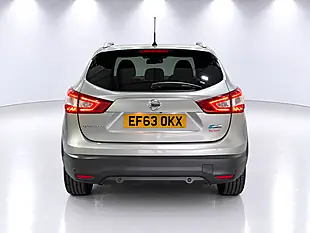 Used 2014 Nissan Qashqai Tekna Silver - Interior and Exterior details 7