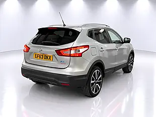 Used 2014 Nissan Qashqai Tekna Silver - Interior and Exterior details 8
