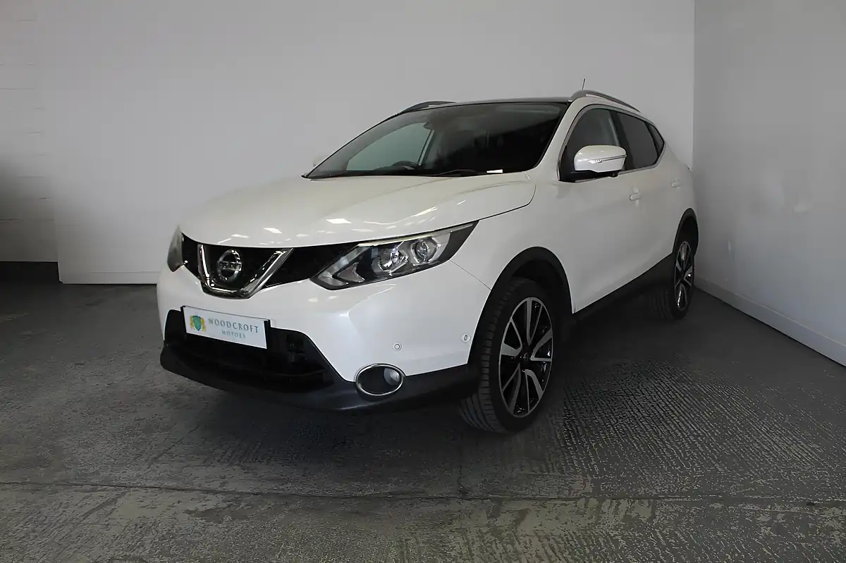 Used 2014 Nissan Qashqai Tekna White - Interior and Exterior details 2