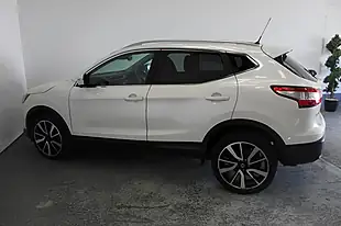 Used 2014 Nissan Qashqai Tekna White - Interior and Exterior details 7