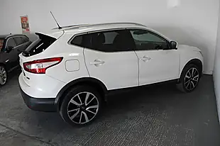 Used 2014 Nissan Qashqai Tekna White - Interior and Exterior details 8