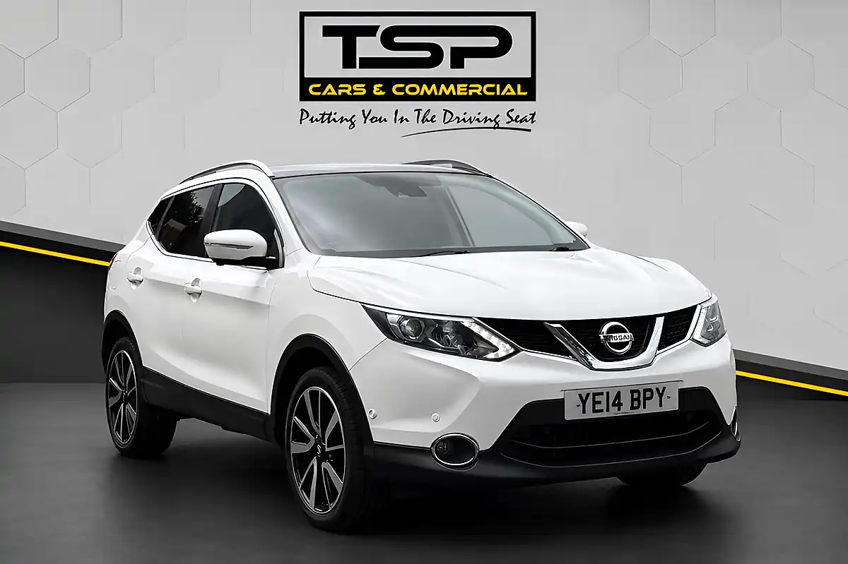 Used 2014 Nissan Qashqai Tekna White - Front View