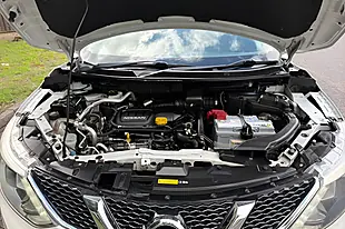 Used 2014 Nissan Qashqai Tekna White - Interior and Exterior details 11