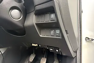 Used 2014 Nissan Qashqai Tekna White - Interior and Exterior details 12