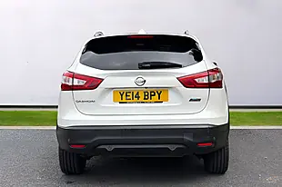 Used 2014 Nissan Qashqai Tekna White - Interior and Exterior details 6