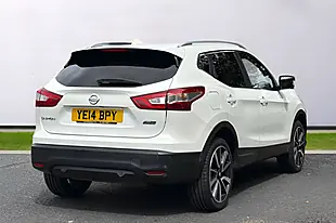 Used 2014 Nissan Qashqai Tekna White - Interior and Exterior details 7