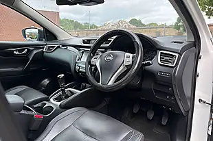Used 2014 Nissan Qashqai Tekna White - Interior and Exterior details 9