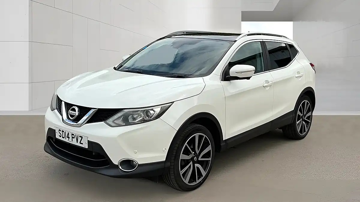 Used 2014 Nissan Qashqai Tekna White - Interior and Exterior details 2