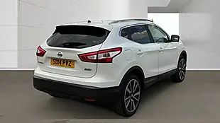 Used 2014 Nissan Qashqai Tekna White - Interior and Exterior details 4