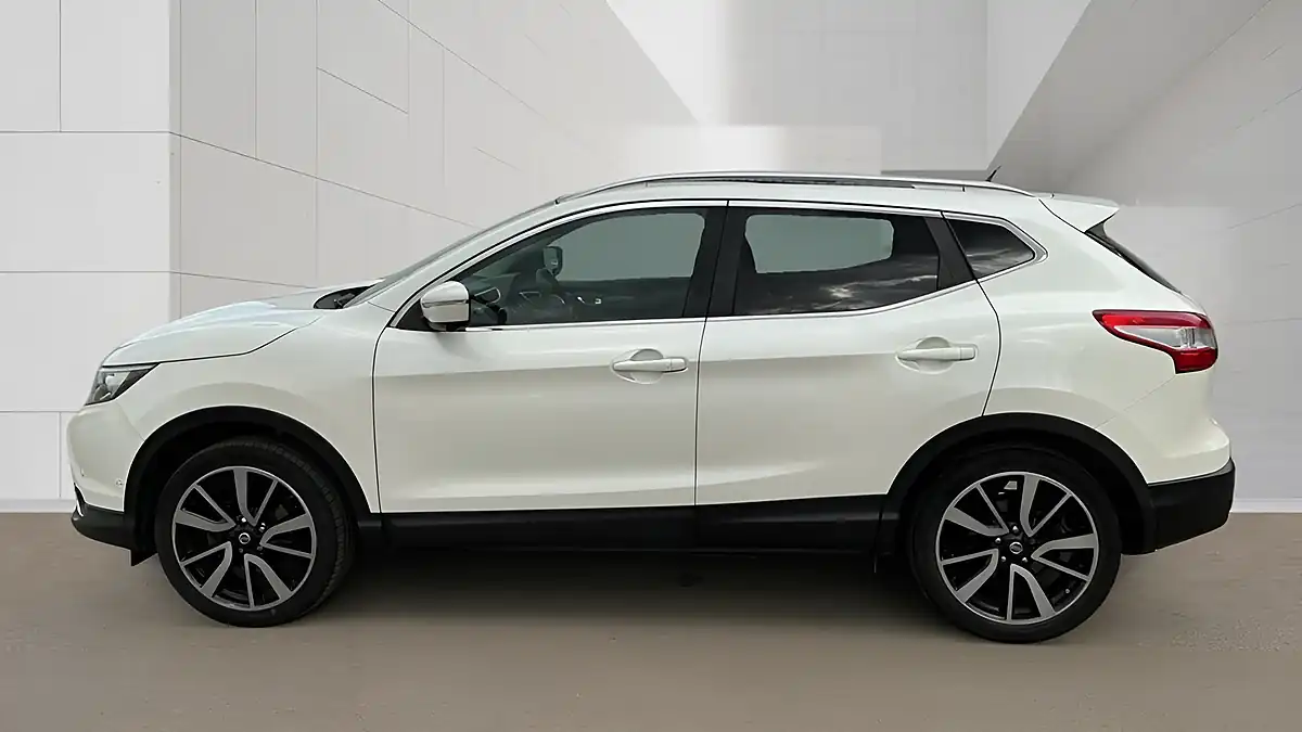 Used 2014 Nissan Qashqai Tekna White - Interior and Exterior details 6