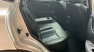 Used 2014 Nissan Qashqai Tekna White - Interior and Exterior details 7