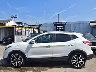 Used 2014 Nissan Qashqai Tekna White - Interior and Exterior details 4