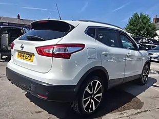 Used 2014 Nissan Qashqai Tekna White - Interior and Exterior details 7