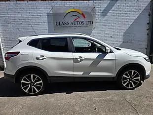 Used 2014 Nissan Qashqai Tekna White - Interior and Exterior details 10