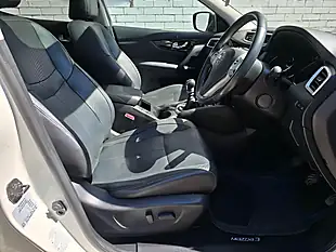 Used 2014 Nissan Qashqai Tekna White - Interior and Exterior details 12