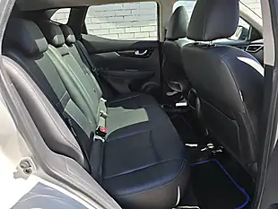 Used 2014 Nissan Qashqai Tekna White - Interior and Exterior details 14