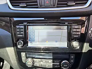 Used 2014 Nissan Qashqai Tekna White - Interior and Exterior details 19