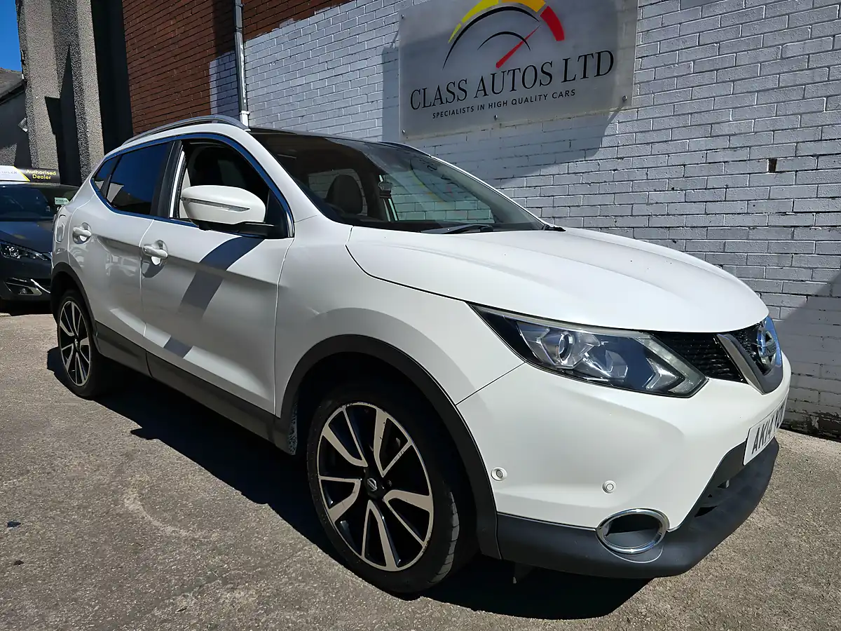 Used 2014 Nissan Qashqai Tekna White - Interior and Exterior details 6
