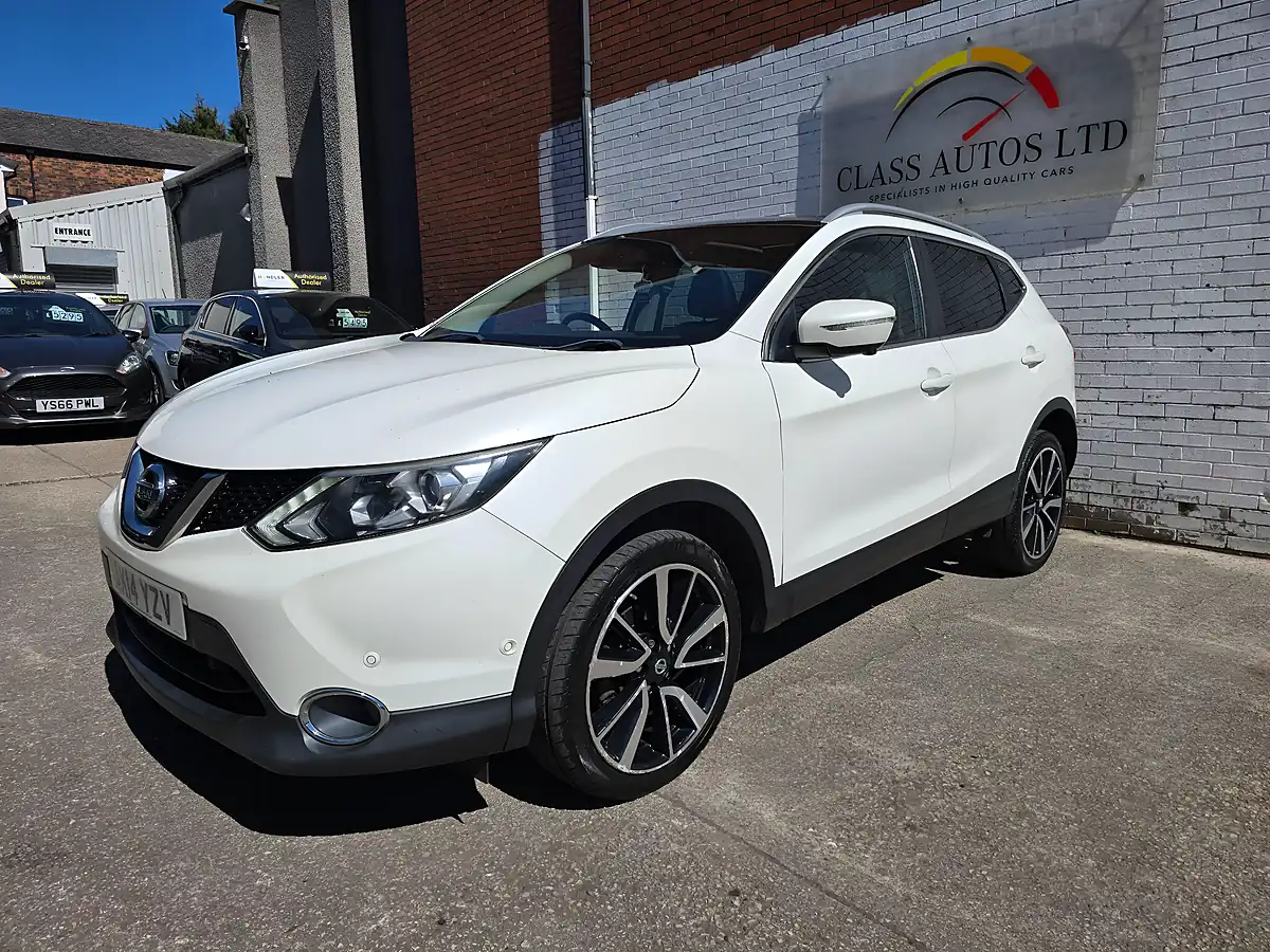 Used 2014 Nissan Qashqai Tekna White - Interior and Exterior details 7