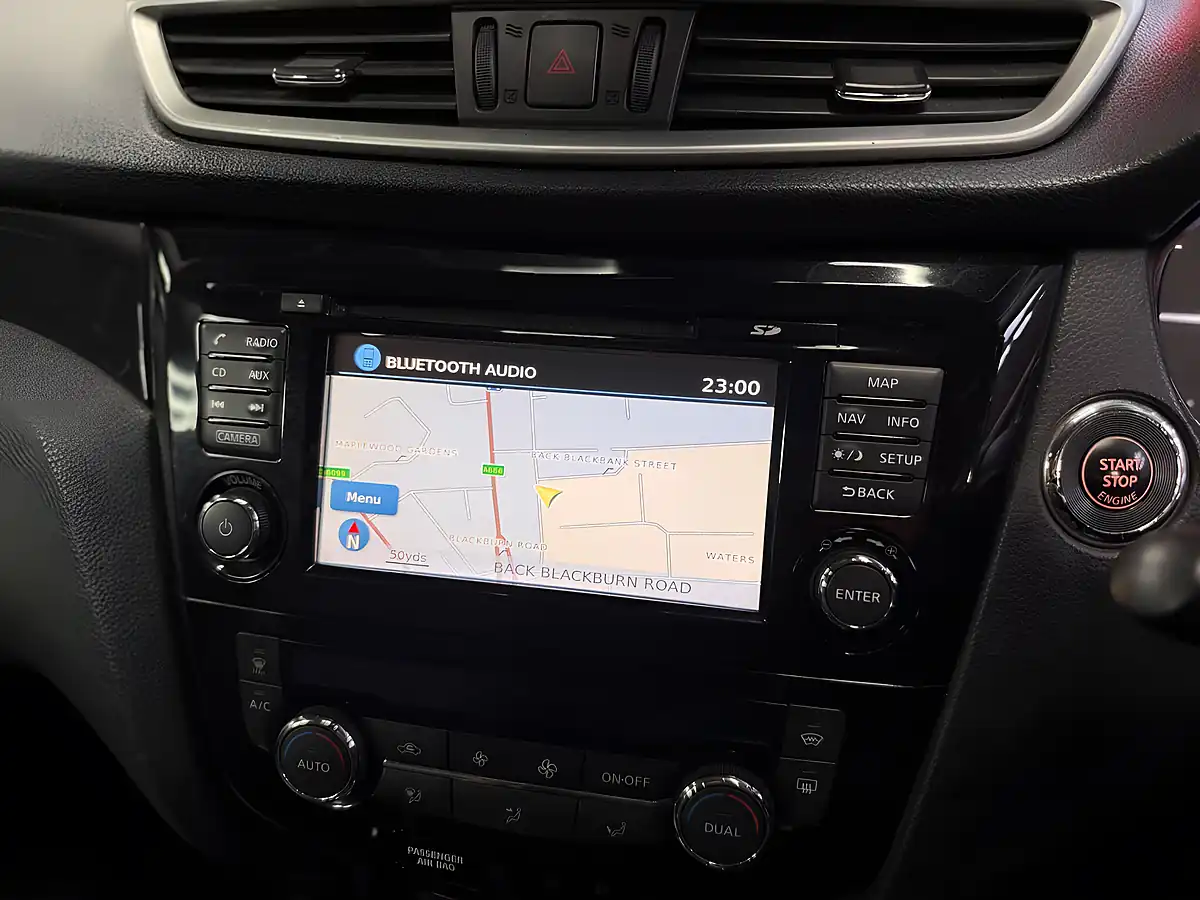 Used 2014 Nissan Qashqai Tekna Xtron Black - Interior and Exterior details 15
