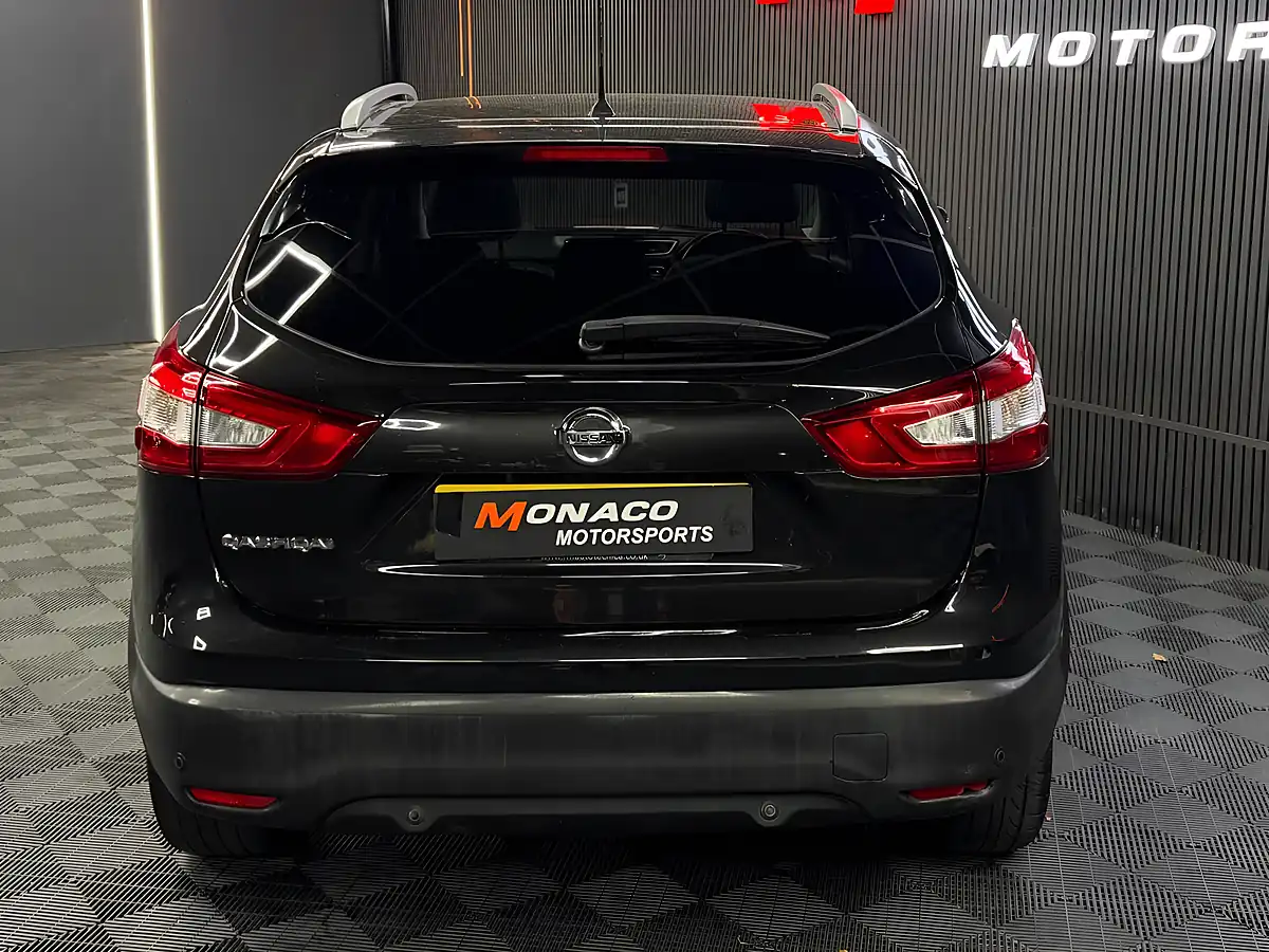 Used 2014 Nissan Qashqai Tekna Xtron Black - Interior and Exterior details 6