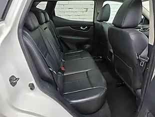Used 2014 Nissan Qashqai Tekna Xtron White - Interior and Exterior details 15