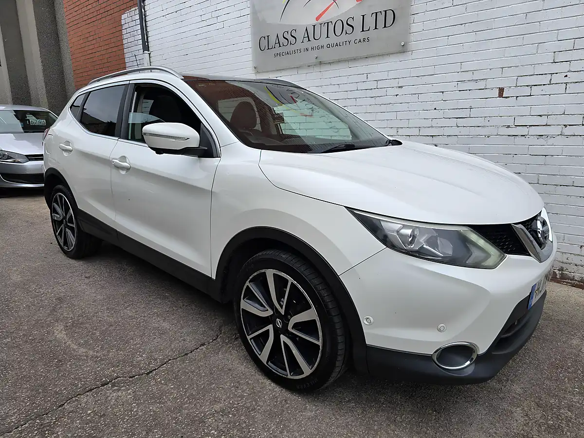 Used 2014 Nissan Qashqai Tekna Xtron White - Interior and Exterior details 2