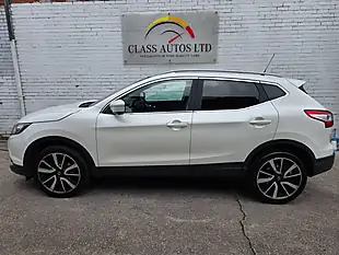 Used 2014 Nissan Qashqai Tekna Xtron White - Interior and Exterior details 8