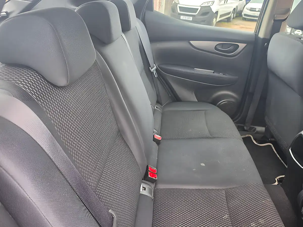 Used 2014 Nissan Qashqai Visia Black - Interior and Exterior details 13