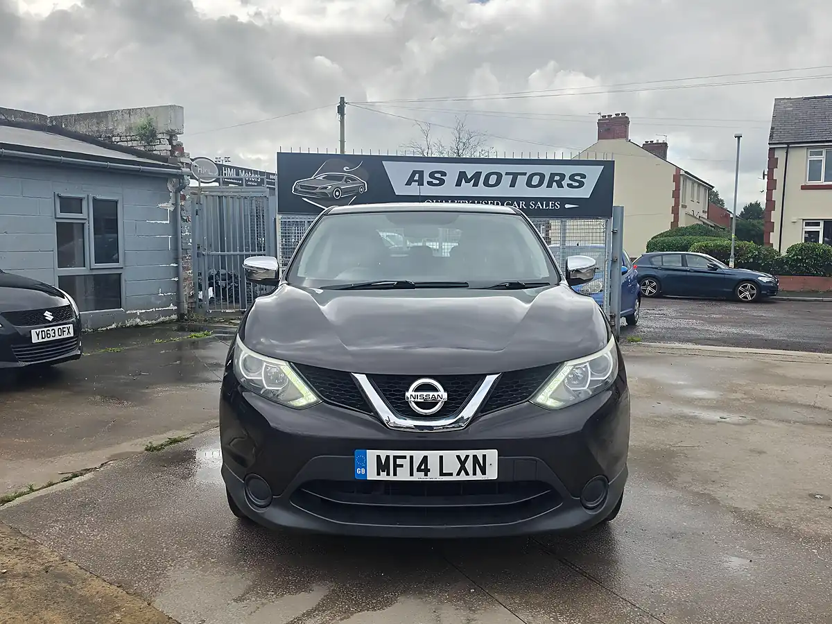 Used 2014 Nissan Qashqai Visia Black - Interior and Exterior details 2