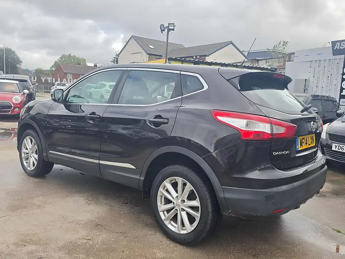 Used 2014 Nissan Qashqai Visia Black - Interior and Exterior details 5