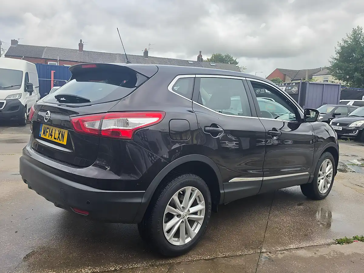 Used 2014 Nissan Qashqai Visia Black - Interior and Exterior details 7