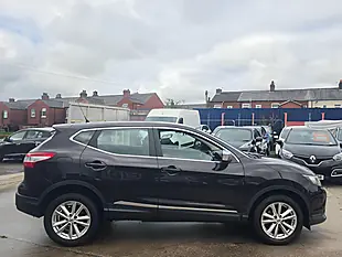 Used 2014 Nissan Qashqai Visia Black - Interior and Exterior details 8