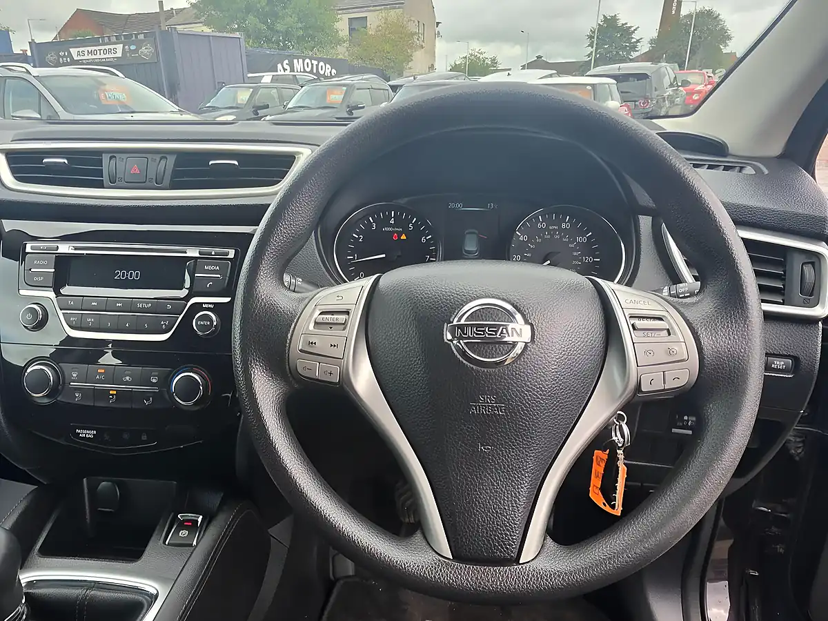 Used 2014 Nissan Qashqai Visia Black - Interior and Exterior details 9