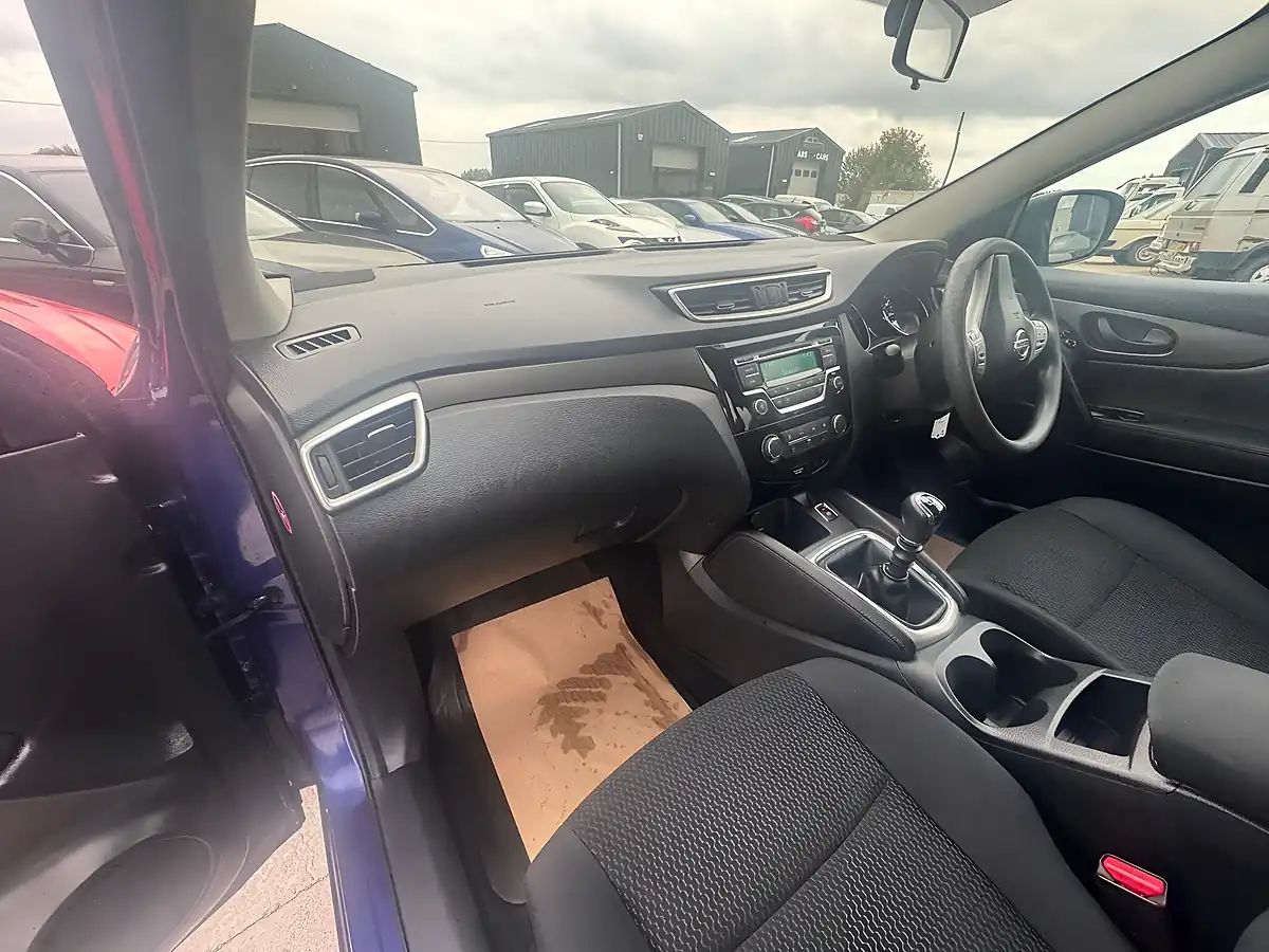Used 2014 Nissan Qashqai Visia Blue - Interior and Exterior details 13