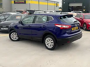 Used 2014 Nissan Qashqai Visia Blue - Interior and Exterior details 7